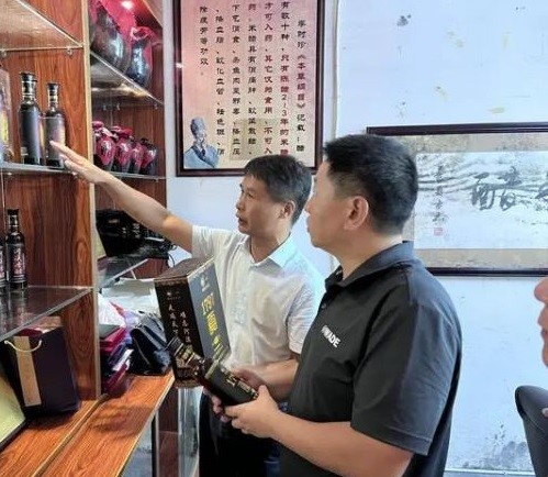 2022年7月21日储军副局长到湘西弘湘醋业科技有限公司开展调研
